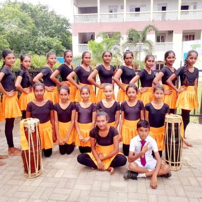 අප විදුහලේ නර් ථන කණ්ඩායම